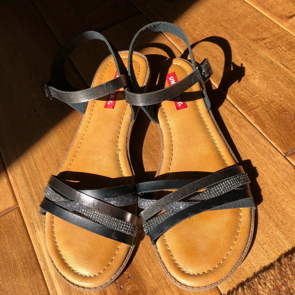 2/$20 Unionbay Black sparkly sandals 7.5 M